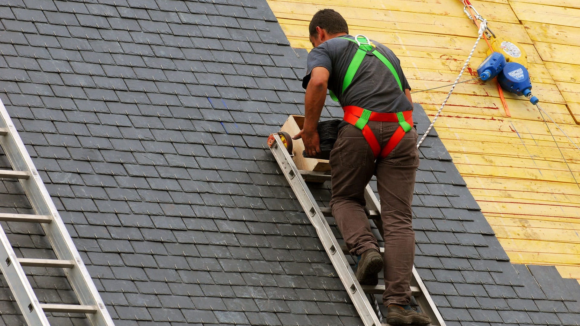 estand_roofing_service_7-min